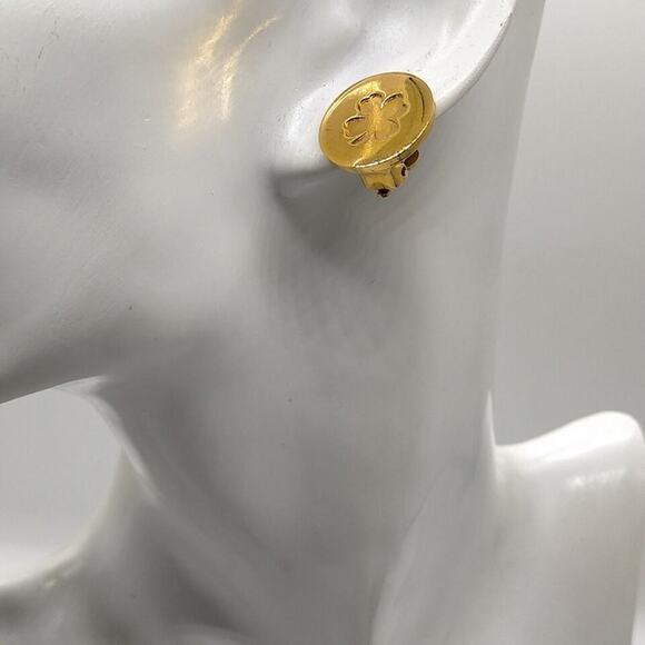 Chanel Vintage Four Leaf Clover Clip On Earrings - Picture 3 of 12